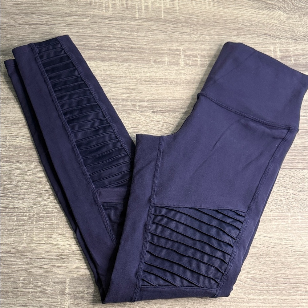 Alo Navy Blue yoga Leggings with Ribbed Detail